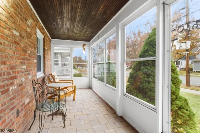 a view of entryway with a front door