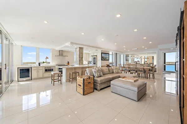 $4,800 | 5380 North Ocean Drive, Unit 12A, Singer Island, FL 33404