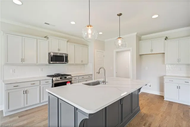 $599,900 | 3701 Pasture View Drive, Summerfield, NC 27358