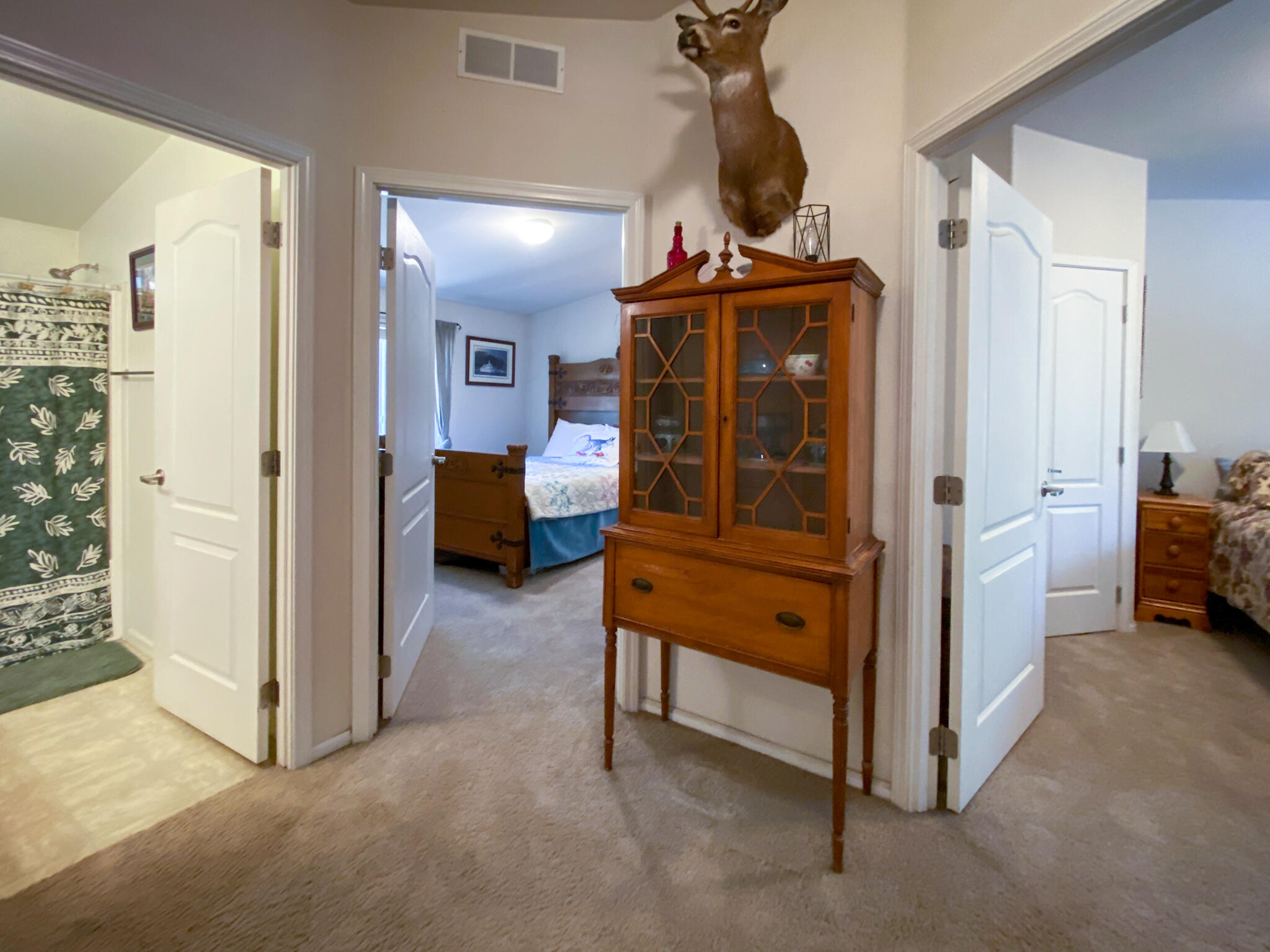 361 Senger Road Junction City, CA 96048 - Photo 17 of 39 Guest Bedrooms & Bath Entrance