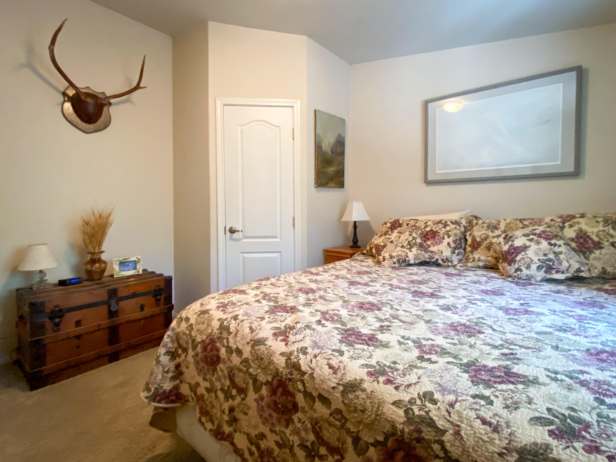 361 Senger Road Junction City, CA 96048 - Photo 19 of 39 Bedroom #1 Closet
