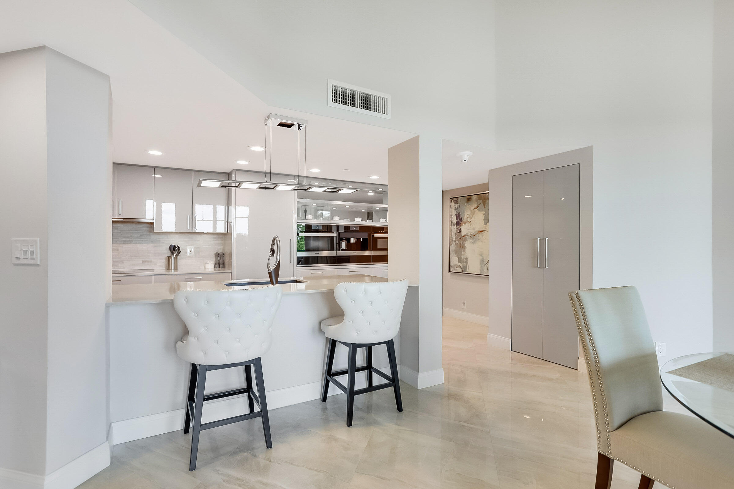 100 Southeast 5th Avenue, Unit PH2 Boca Raton, FL 33432 - Photo 10 of 60 Kitchen Area