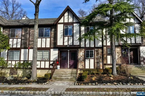 $470,000 | 3707 Mark Twain Way, Mahwah, NJ 07430
