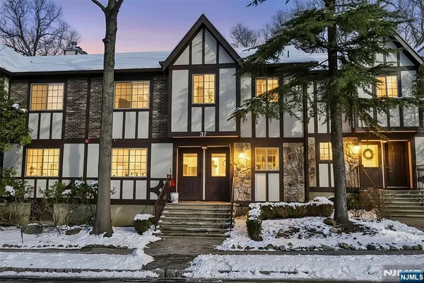 $470,000 | 3707 Mark Twain Way, Mahwah, NJ 07430