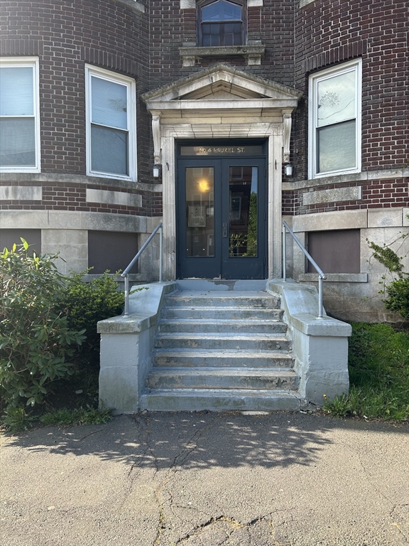 4 Laurel Street, Unit 2 Holyoke, MA 01040 - Photo 1 of 14