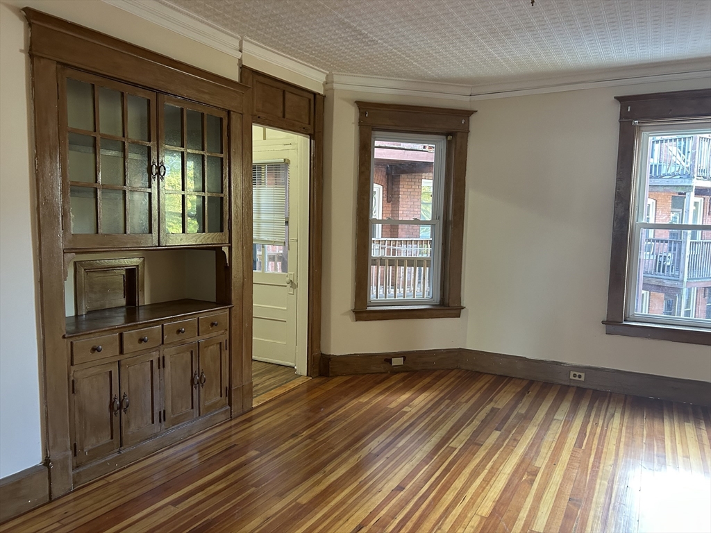4 Laurel Street, Unit 2 Holyoke, MA 01040 - Photo 11 of 14