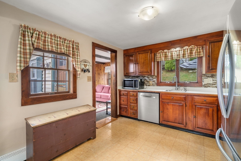 40 Colby Avenue Worcester, MA 01605 - Photo 16 of 32