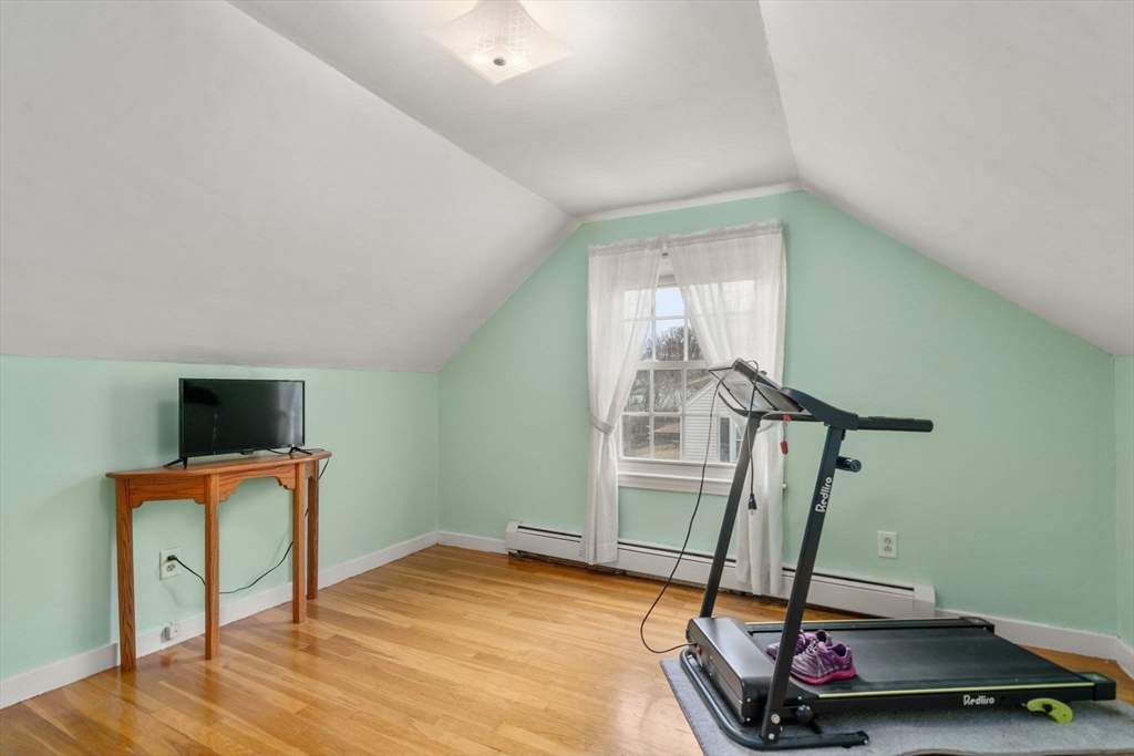 40 Colby Avenue Worcester, MA 01605 - Photo 23 of 32