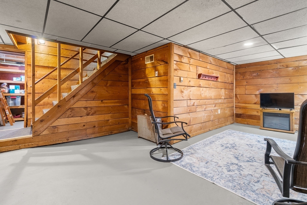 40 Colby Avenue Worcester, MA 01605 - Photo 26 of 32