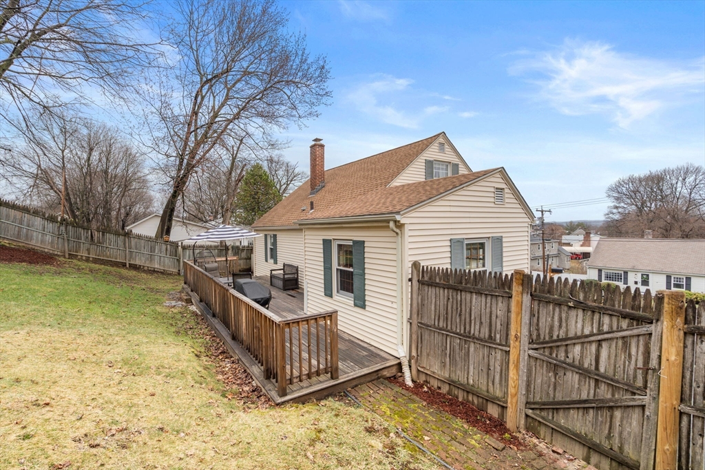 40 Colby Avenue Worcester, MA 01605 - Photo 6 of 32