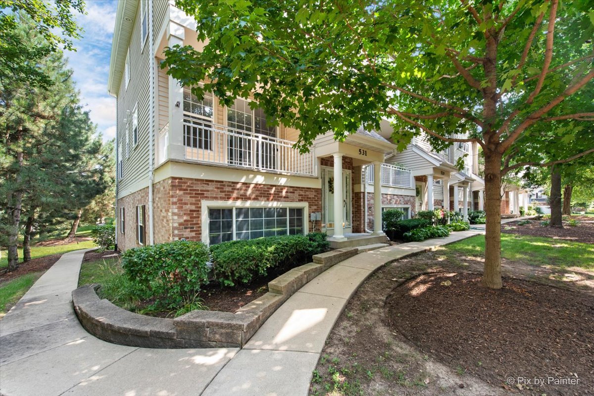 531 Pheasant Trail St. Charles, IL 60174 - Photo 1 of 32