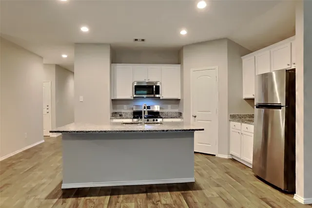 $2,195 | 7139 St Kitts Drive, Conroe, TX 77304