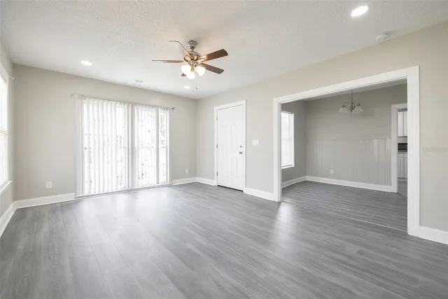 $1,995 | 2402 West North B Street, Tampa, FL 33609