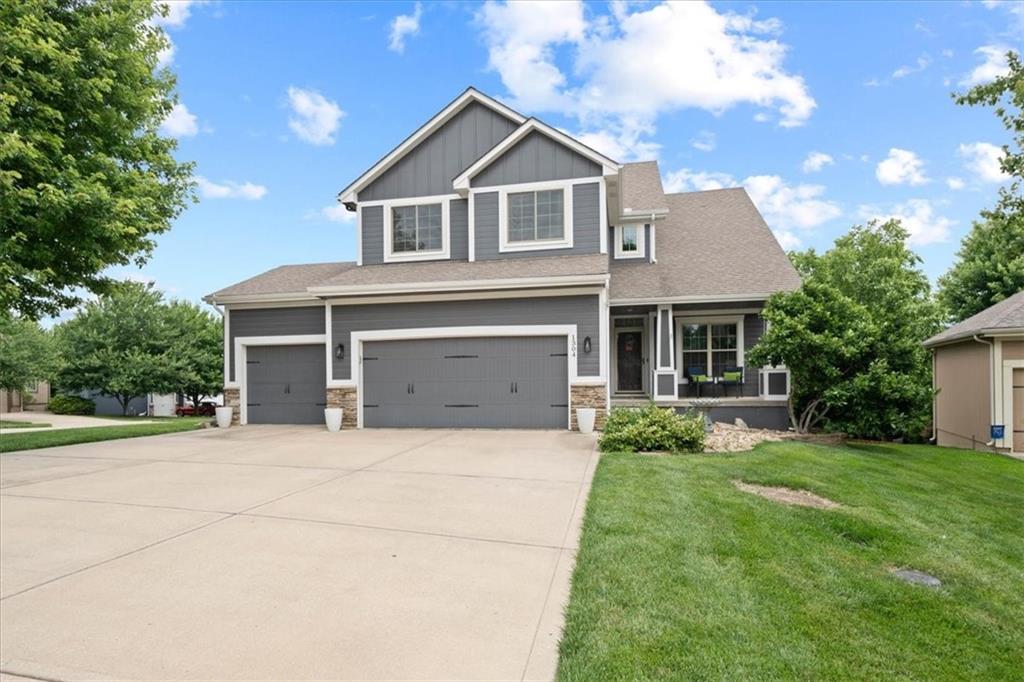 1304 Ashdown Circle Raymore, MO 64083 - Photo 2 of 38