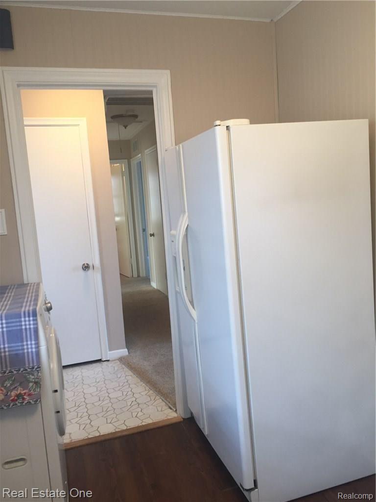 3702 Normandy Road Royal Oak, MI 48073 - Photo 9 of 28 IMG_4843.JPG