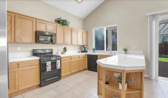 $2,835 | 9412 Viridian Way, Unit 2, Elk Grove, CA 95624