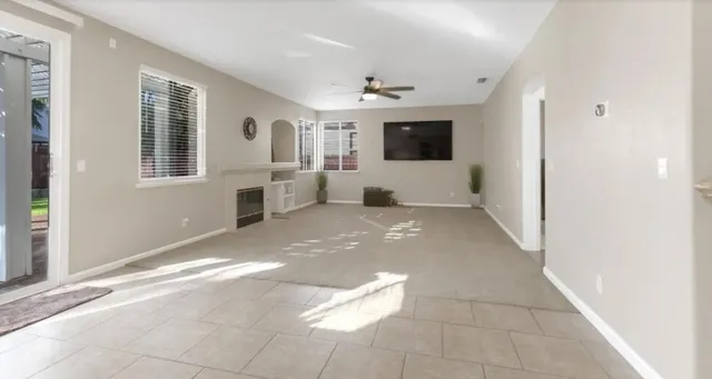 $2,835 | 9412 Viridian Way, Unit 2, Elk Grove, CA 95624