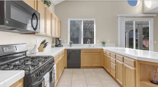 $2,905 | 9412 Viridian Way, Unit 2, Elk Grove, CA 95624