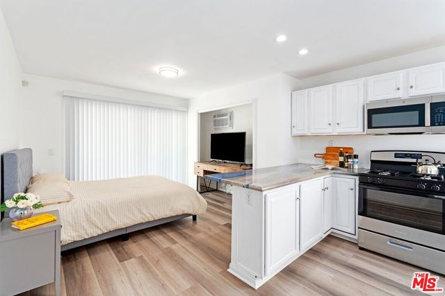 $8,999,999 | 3806 Ocean Front Walk, Marina del Rey, CA 90292