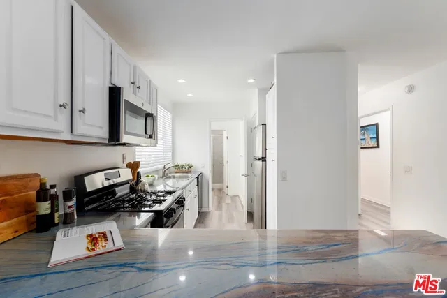 $8,999,999 | 3806 Ocean Front Walk, Marina del Rey, CA 90292