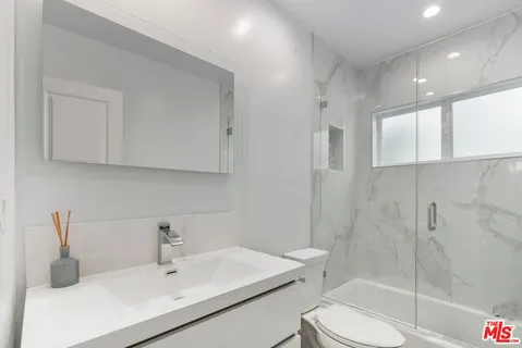 $8,999,999 | 3806 Ocean Front Walk, Marina del Rey, CA 90292