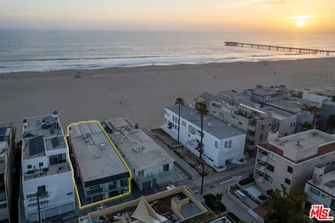 $8,999,999 | 3806 Ocean Front Walk, Marina del Rey, CA 90292