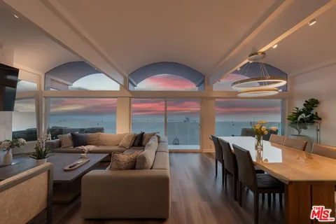 $8,999,999 | 3806 Ocean Front Walk, Marina del Rey, CA 90292
