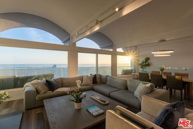 $8,999,999 | 3806 Ocean Front Walk, Marina del Rey, CA 90292