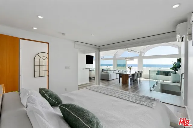 $8,999,999 | 3806 Ocean Front Walk, Marina del Rey, CA 90292