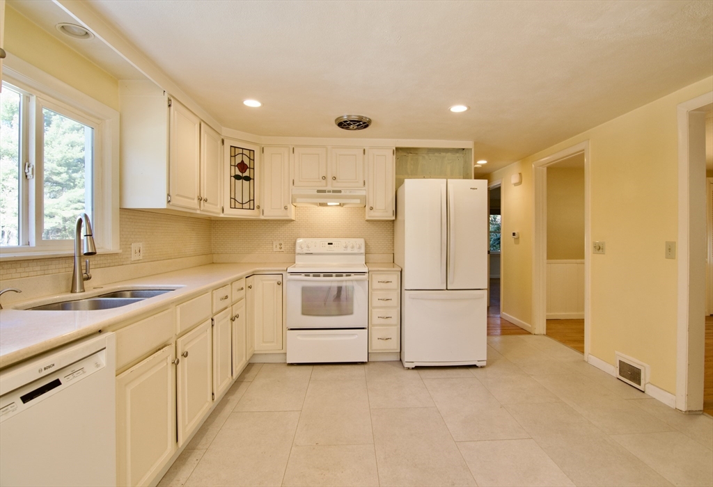 78 Meadow Road East Longmeadow, MA 01028 - Photo 21 of 42