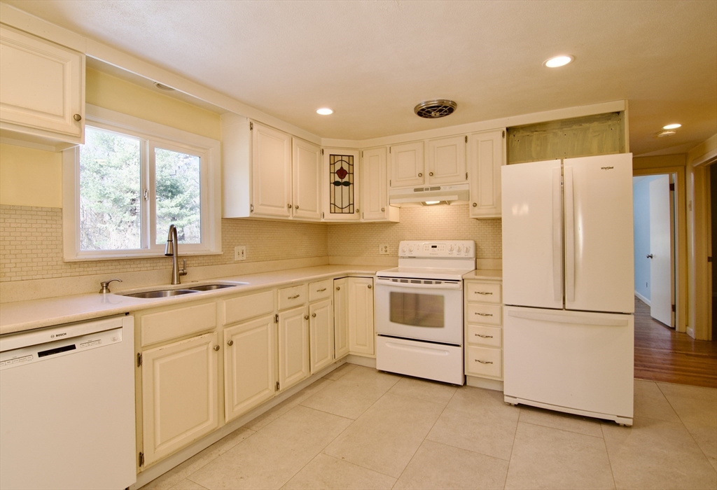 78 Meadow Road East Longmeadow, MA 01028 - Photo 22 of 42