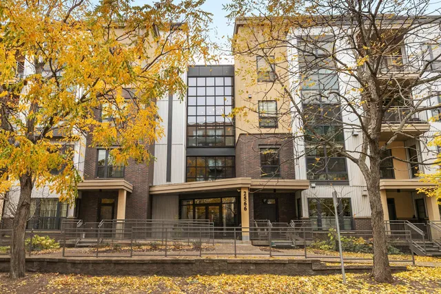 $319,000 | 2566 Ellis Avenue, Unit 405, St. Paul, MN 55114
