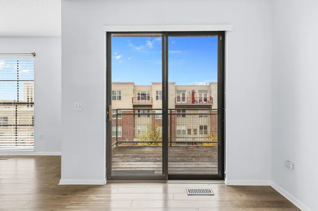 $319,000 | 2566 Ellis Avenue, Unit 405, St. Paul, MN 55114