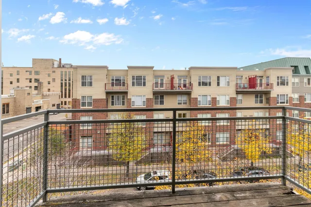 $319,000 | 2566 Ellis Avenue, Unit 405, St. Paul, MN 55114