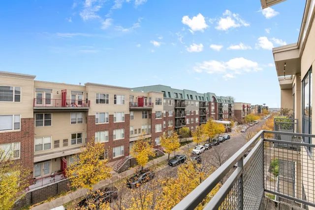 $319,000 | 2566 Ellis Avenue, Unit 405, St. Paul, MN 55114