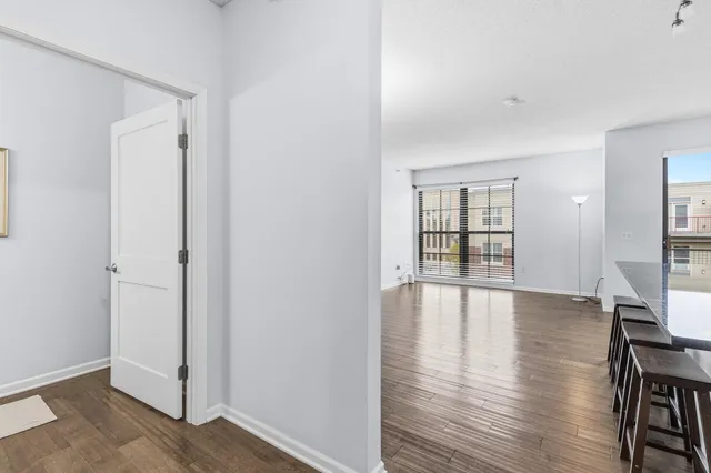 $319,000 | 2566 Ellis Avenue, Unit 405, St. Paul, MN 55114