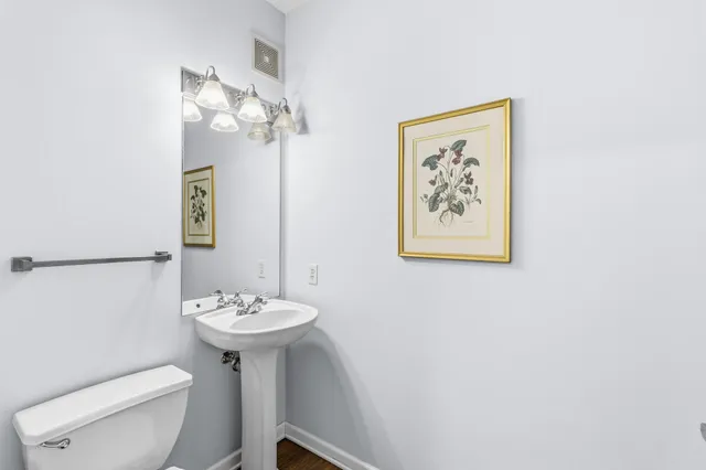 $319,000 | 2566 Ellis Avenue, Unit 405, St. Paul, MN 55114