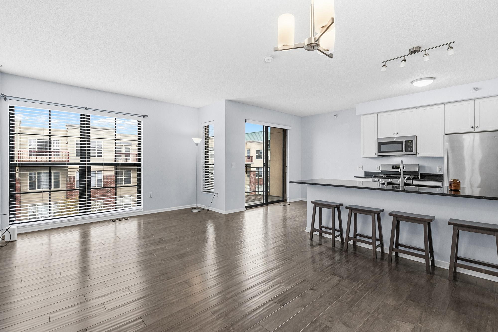 2566 Ellis Avenue, Unit 405 St. Paul, MN 55114 - Photo 7 of 19