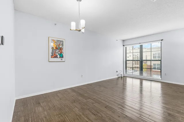 $319,000 | 2566 Ellis Avenue, Unit 405, St. Paul, MN 55114