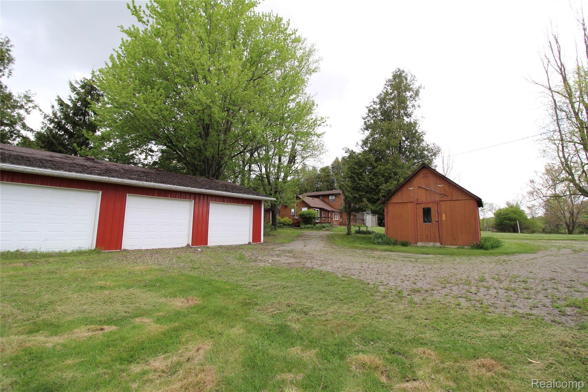 8212 Rich Road Mayville, MI 48744 - Photo 38 of 59 Barns (4).jpg