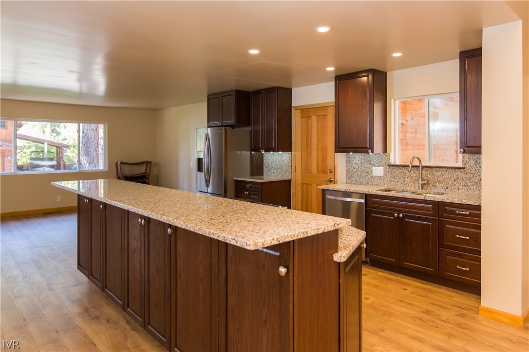 1054 Flume Road Incline Village, NV 89451 - Photo 3 of 19 Spacious breakfast bar.