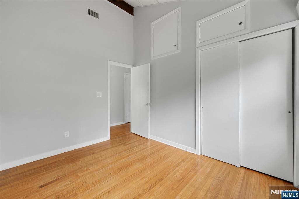 49 Pine Grove Road Berkeley Heights, NJ 07922 - Photo 11 of 29