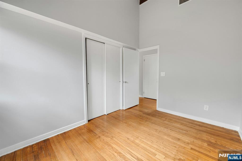 49 Pine Grove Road Berkeley Heights, NJ 07922 - Photo 13 of 29