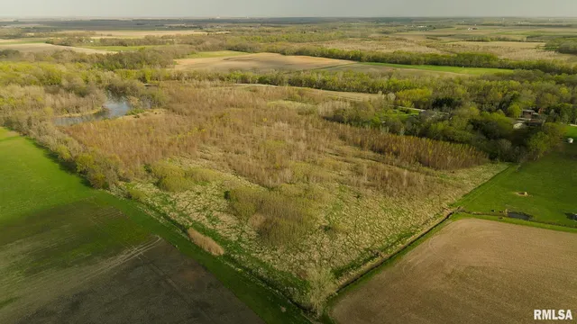 $375,000 | 2080 East N Road Road, Edinburg, IL 62531