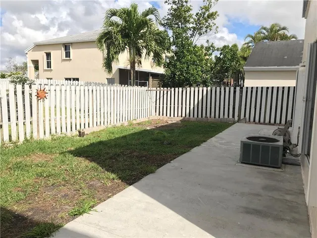 $3,250 | 7061 Southwest 41st Place, Davie, FL 33314