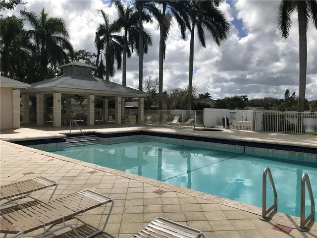 $3,250 | 7061 Southwest 41st Place, Davie, FL 33314
