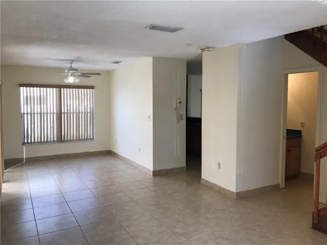 $3,250 | 7061 Southwest 41st Place, Davie, FL 33314
