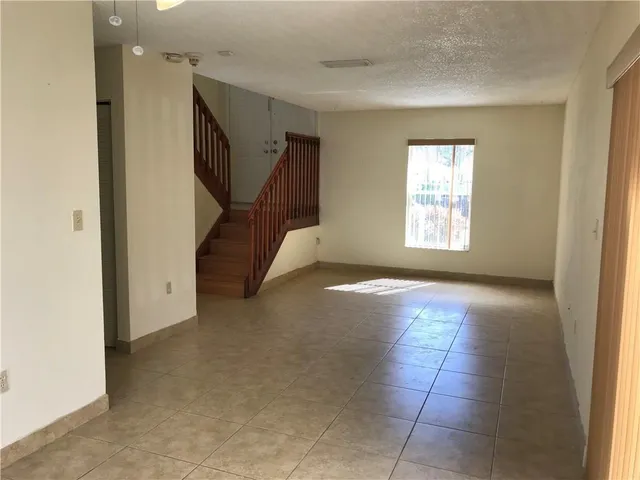 $3,250 | 7061 Southwest 41st Place, Davie, FL 33314