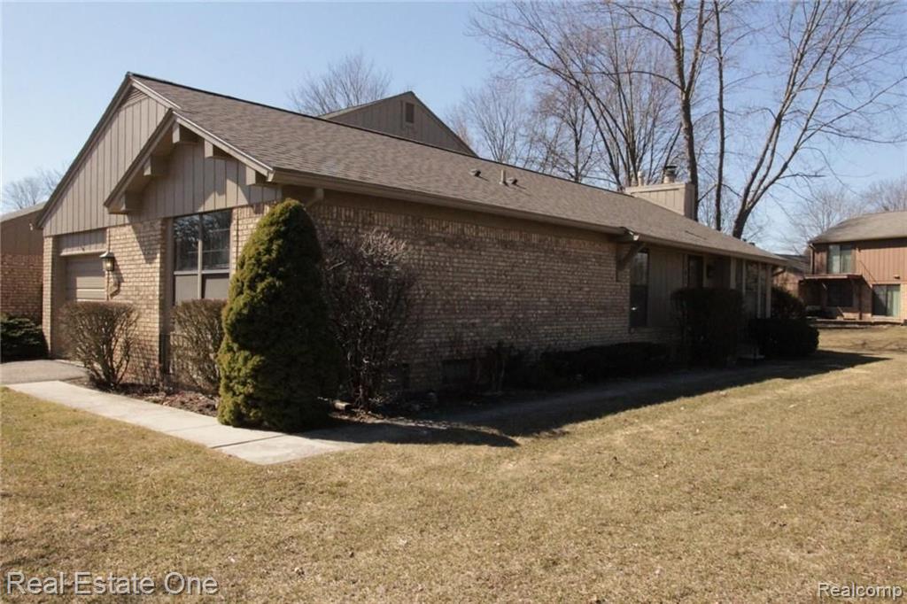 1870 Burning Bush Court Rochester Hills, MI 48309 - Photo 7 of 27