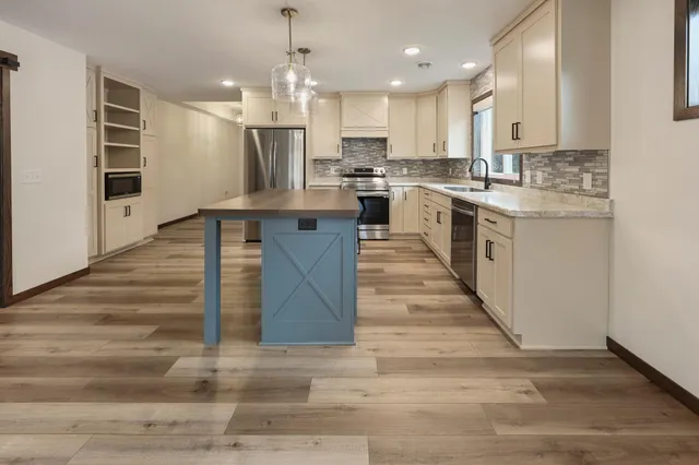 $425,000 | 2323 40th Avenue South, St. Cloud, MN 56301